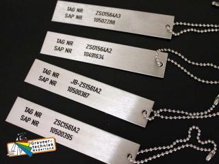 Metalen en kunststof labels en tagplates